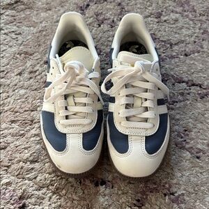 adidas Samba in Reverse Cream and Dark Blue Athletic Shoes 7.5